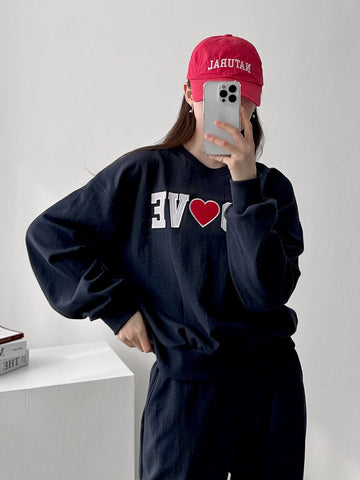 Love Embroidery 运动衫和裤子舒适的日常服装（套装）2 色 - 韩国设计